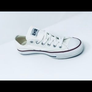 Converse Chuck Taylor All Star Lo Sneaker - White